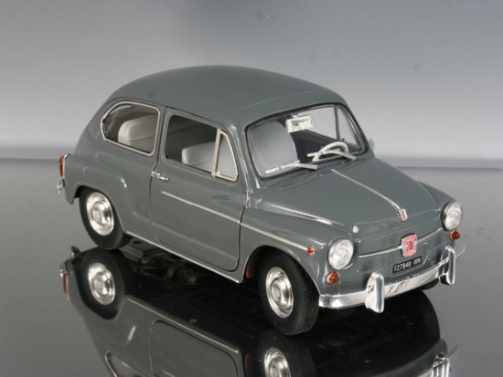 Auto FIAT 600 D